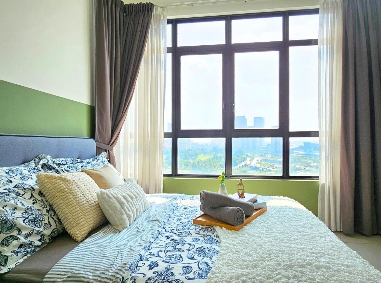 Conezion Near Ioi City Mall, Maeps Serdang, Putrajaya By Cloud Host Екстер'єр фото